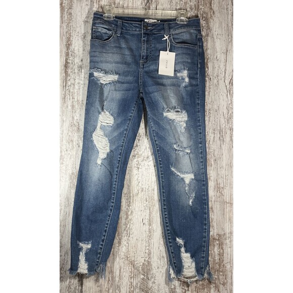 Cello Denim - Cello Jeans Light Wash Distressed Raw Hem Cropped Blue Jeans Size 11